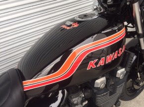 KAWASAKI ゼファー400χ レインボーライン｜旧車カスタム＆レストア